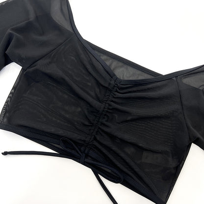 Ensemble de plage trois pièces noir pour femme Nolisse avec maillot de bain, crop top en tulle transparent à manches longues et short froncé...
